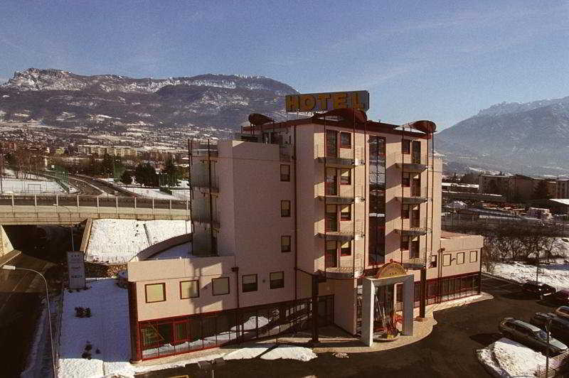 Hotel Sporting Trento Exteriér fotografie