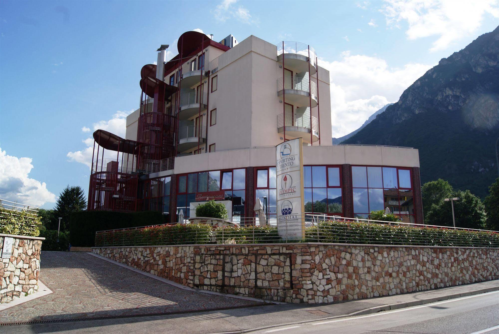 Hotel Sporting Trento Exteriér fotografie